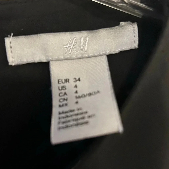 H&M Women's Black Midi Dress Size 4 Cinched Waist Puff Sleeve Button Back - Picture 4 of 10
